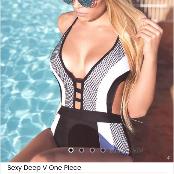 NEW BLACK WHITE OPEN BACK HALTER STRAP MONOKINI S - Picture 3 of 7